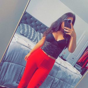 Meet your Posher, Julie-anne